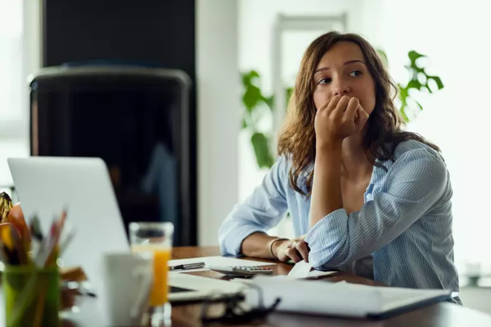 Design sem burnout: suporte psicológico remoto para criativos